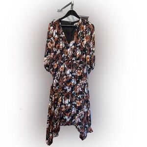 Danny & Nicole nwt fall color beautiful floral dress. A22